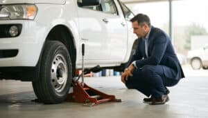 Quel cric choisir pour lever un véhicule utilitaire ?